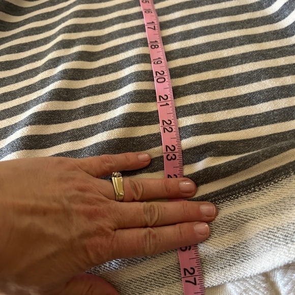 Vintage Union Bay sz Large Striped Gray Sweatshirt w pocket, cuff & hem contrast - Picture 9 of 10